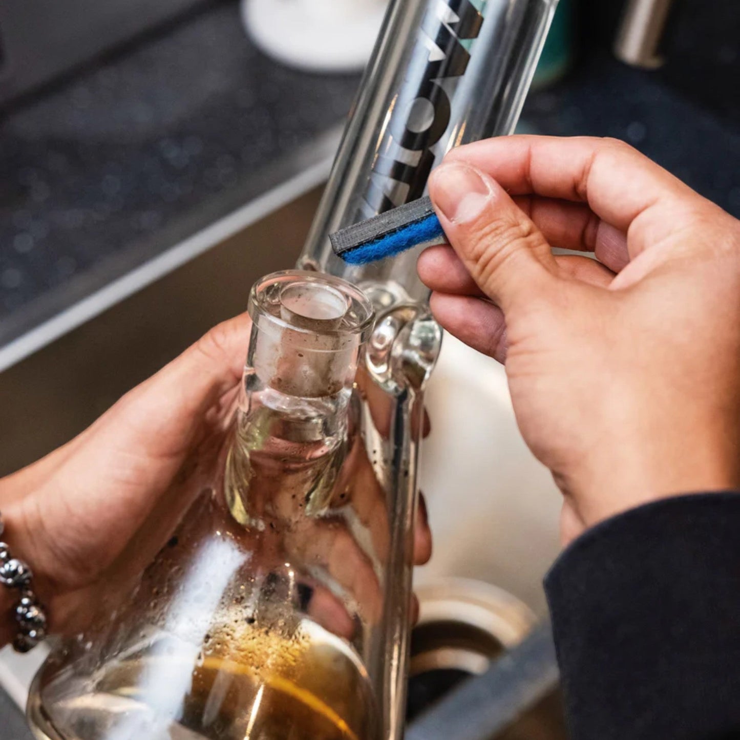 BoroBuddy™ Magnetic Glass Scrubber and Bong Cleaner Kits - The Bong Baron
